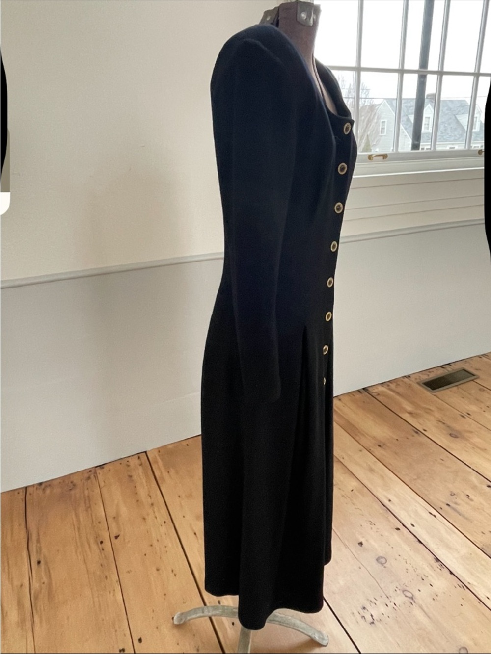 Classic Black Button-Front Women's Dress - Picture 2 of 4
